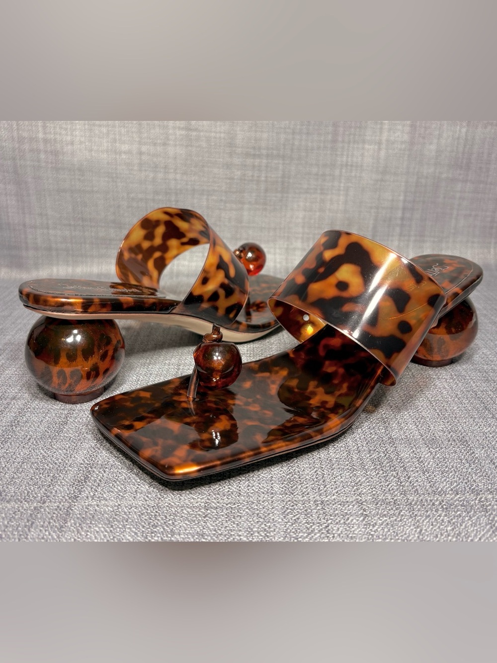 Jeffrey Campbell Latus Tortoise Print Vinyl Toe Post Ball Heel Sandals Size 9M - Picture 2 of 7